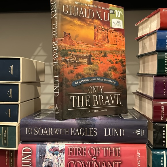 4 Lund books hardcover - Picture 2 of 5